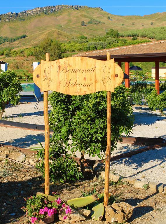 Tenuta Lanza Il Mulino Acquaviva Platani ภายนอก รูปภาพ